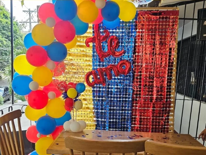 Decoración con arco de globos en Tepuy